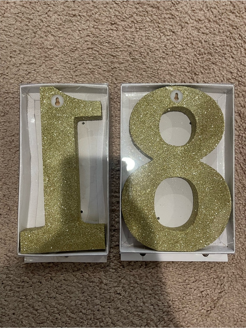 2pcs 3D Gold Glittered No. 1 & 8 Centerpiece Table Decoration